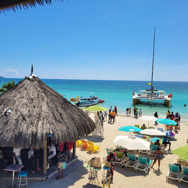 Negril Highlights: Beach, Ricks Cafe & Shopping